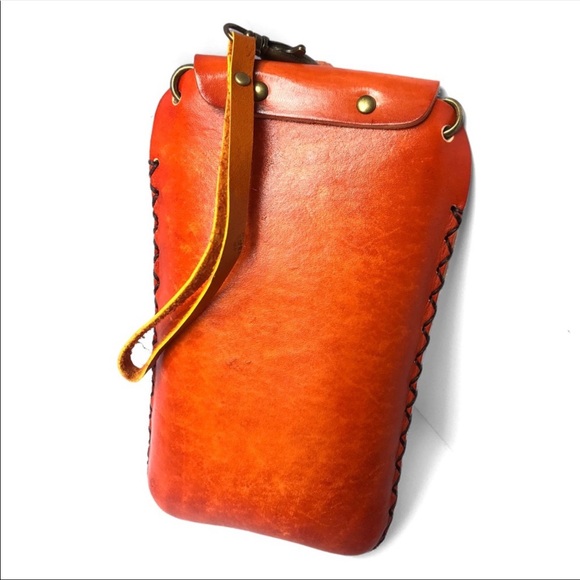 Handcrafted Floral wristlet, crossbody cellphone bag - Picture 4 of 7